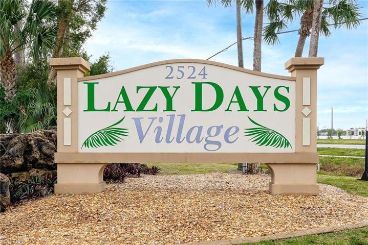 925  Lazy  LN, North Fort Myers, FL 33917