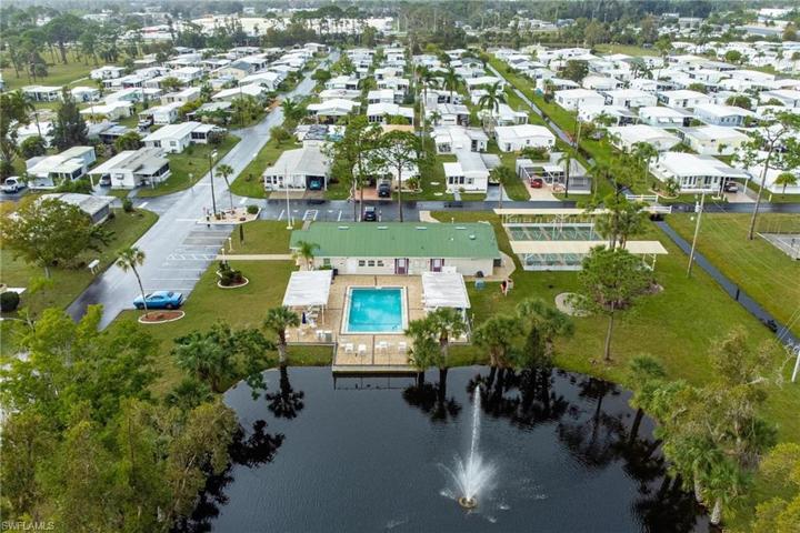 925  Lazy  LN, North Fort Myers, FL 33917