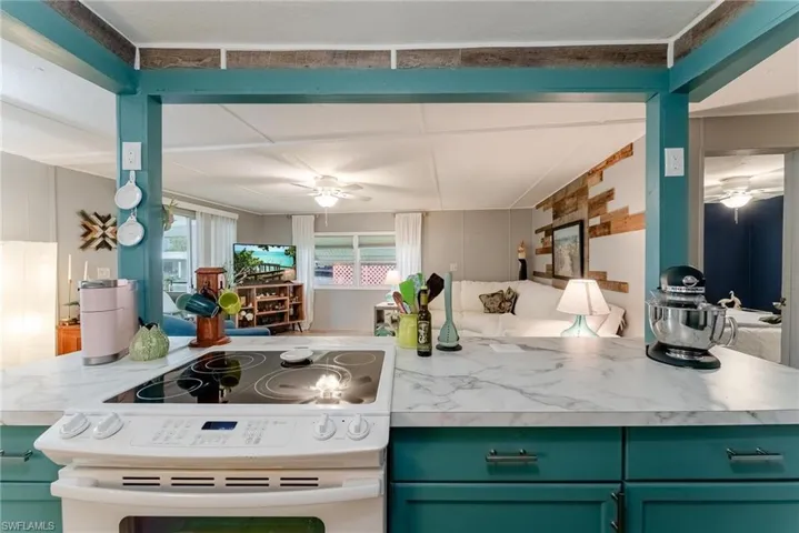 925  Lazy  LN, North Fort Myers, FL 33917