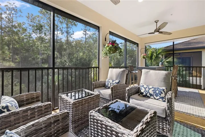 Sun and privacy screen on side