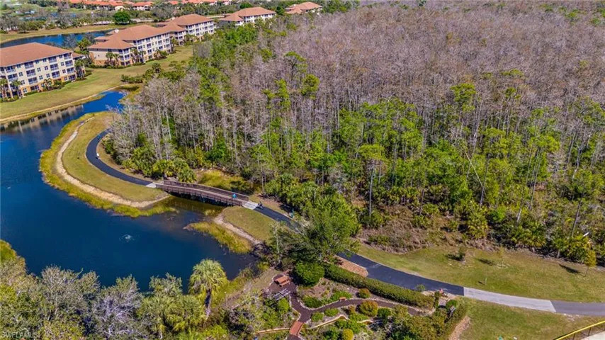 Walking trails in Cypress Preserve