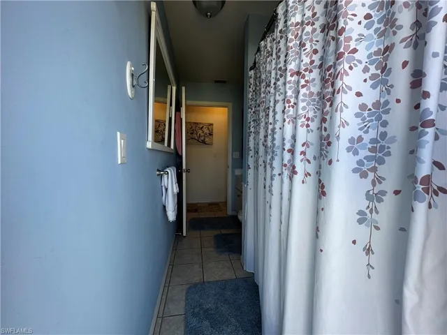 Entry & exit for 2nd Bathroom/Pool Bath