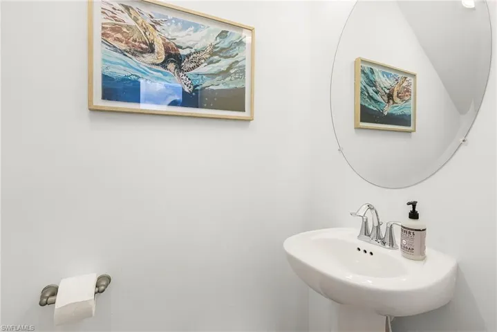 Half bath/ pool bath
