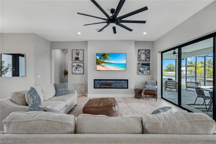 2224 Sw 31st Ln, Cape Coral, Florida 33914