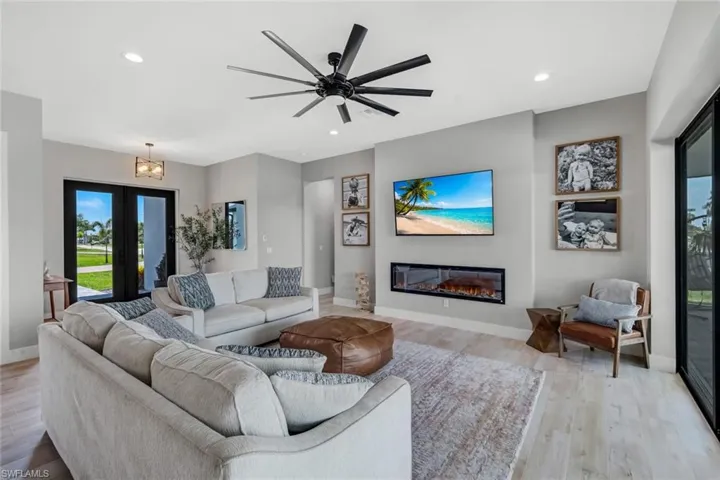 2224 Sw 31st Ln, Cape Coral, Florida 33914