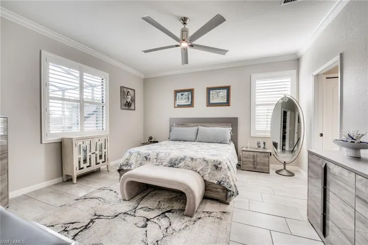 9272  Shadow Oak  LN, Naples, FL 34120