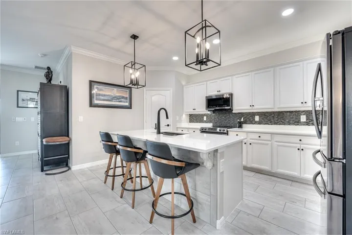 9272  Shadow Oak  LN, Naples, FL 34120