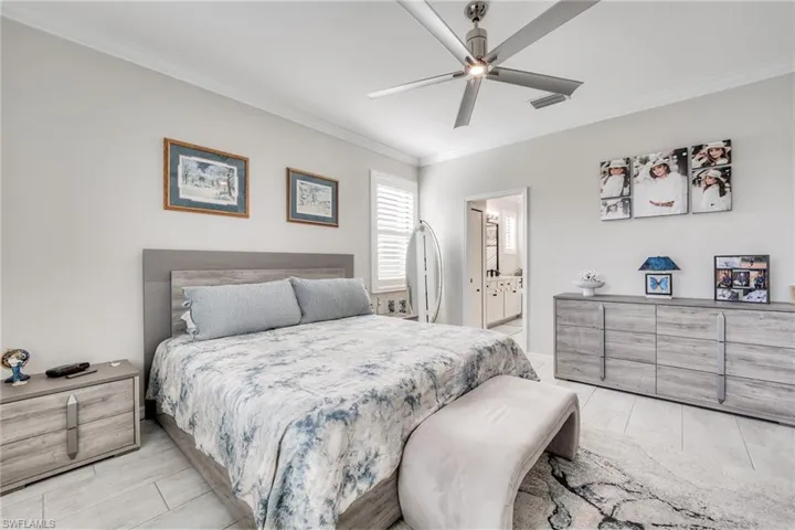 9272  Shadow Oak  LN, Naples, FL 34120
