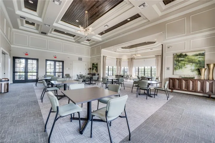 9272  Shadow Oak  LN, Naples, FL 34120