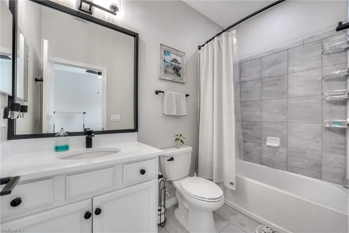 9272  Shadow Oak  LN, Naples, FL 34120