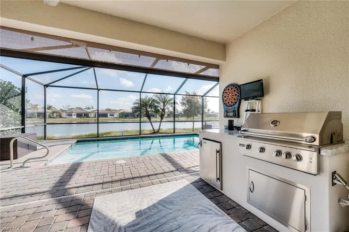 9272  Shadow Oak  LN, Naples, FL 34120