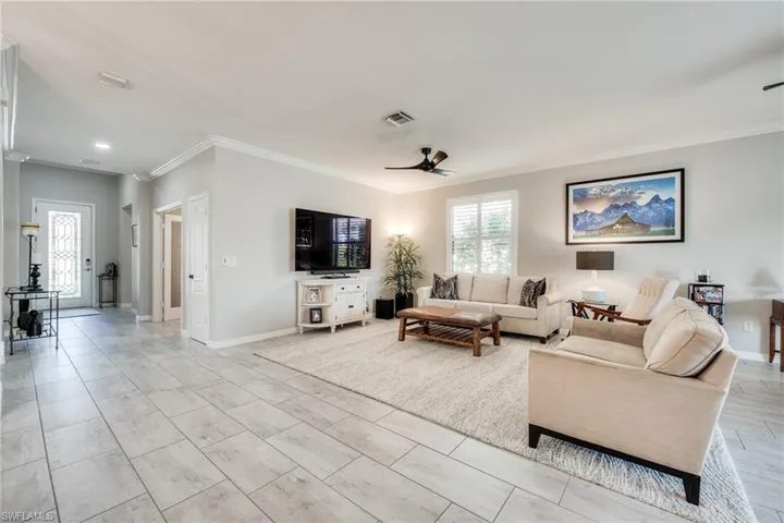 9272  Shadow Oak  LN, Naples, FL 34120