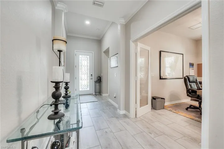 9272  Shadow Oak  LN, Naples, FL 34120