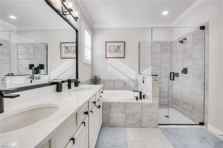 9272  Shadow Oak  LN, Naples, FL 34120