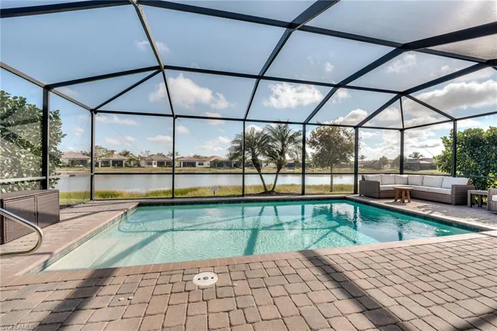 9272  Shadow Oak  LN, Naples, FL 34120