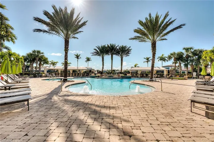 9272  Shadow Oak  LN, Naples, FL 34120