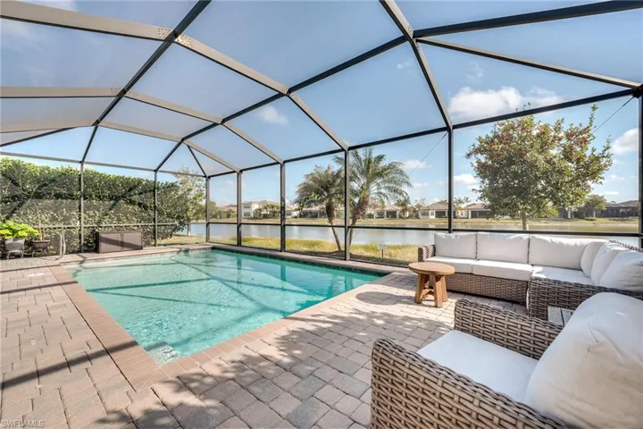 9272  Shadow Oak  LN, Naples, FL 34120