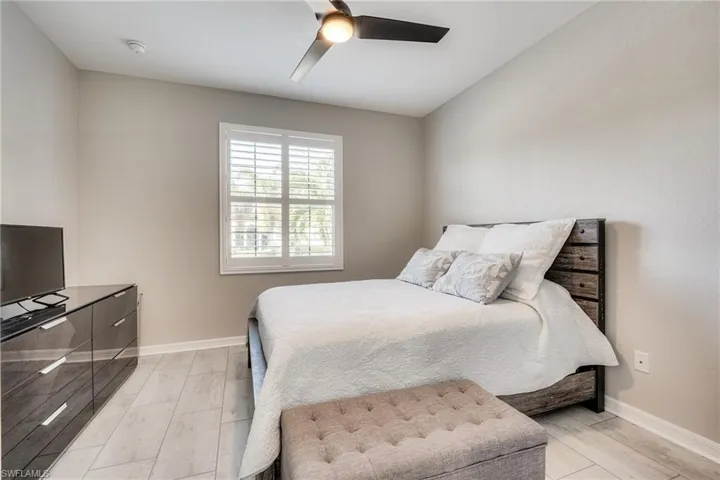 9272  Shadow Oak  LN, Naples, FL 34120