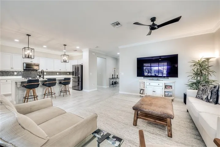9272  Shadow Oak  LN, Naples, FL 34120