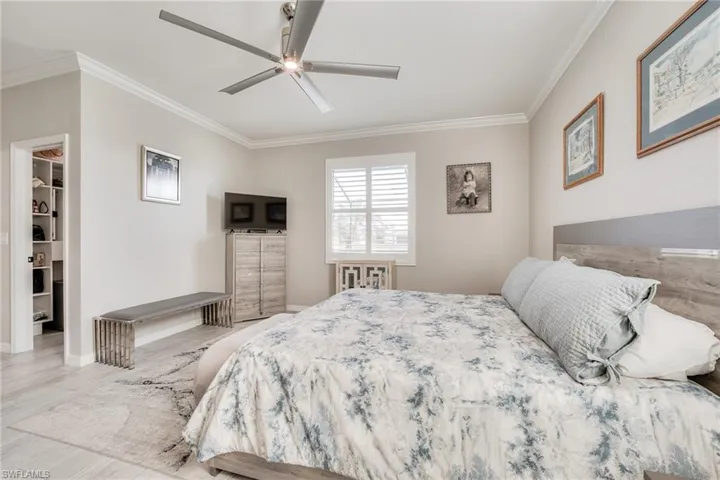 9272  Shadow Oak  LN, Naples, FL 34120