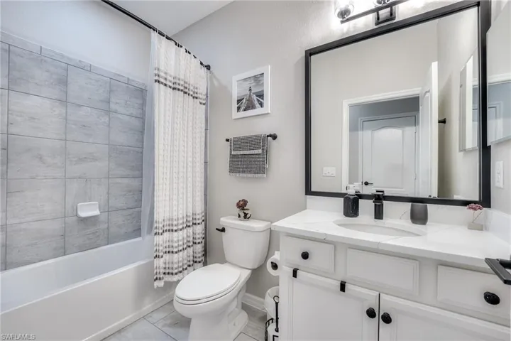 9272  Shadow Oak  LN, Naples, FL 34120