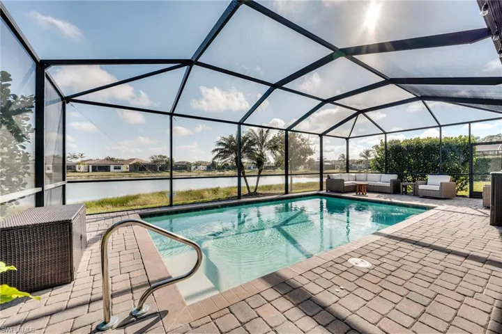 9272  Shadow Oak  LN, Naples, FL 34120