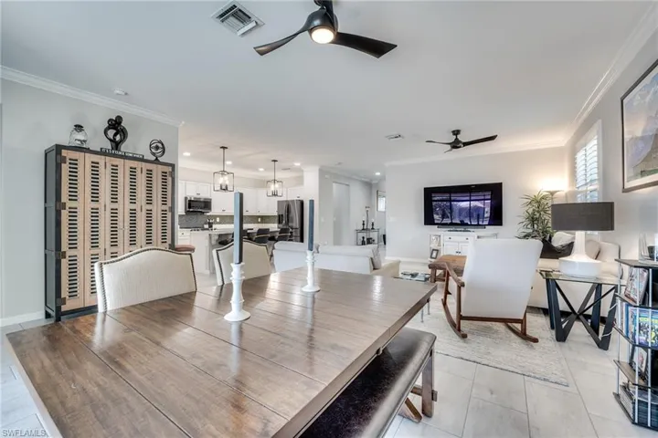 9272  Shadow Oak  LN, Naples, FL 34120