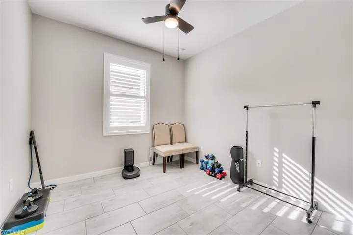 9272  Shadow Oak  LN, Naples, FL 34120
