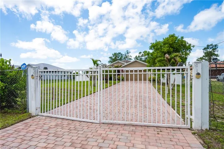 3582 45th Ave Ne, Naples, Florida 34120