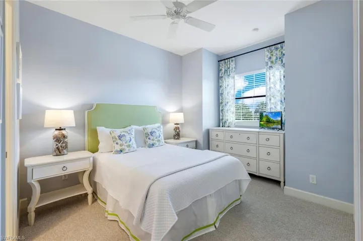 Guest bedroom with ensuite bathroom