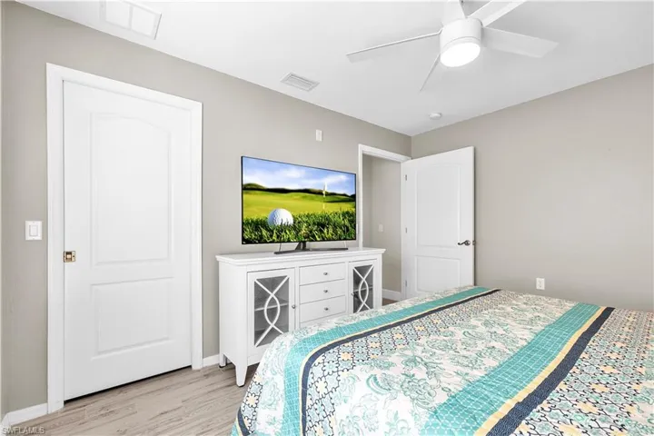 10391  McArthur Palm  LN, Fort Myers, FL 33966