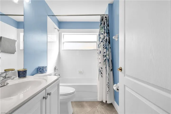 10391  McArthur Palm  LN, Fort Myers, FL 33966