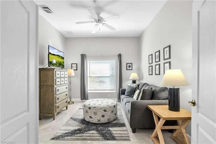 10391  McArthur Palm  LN, Fort Myers, FL 33966