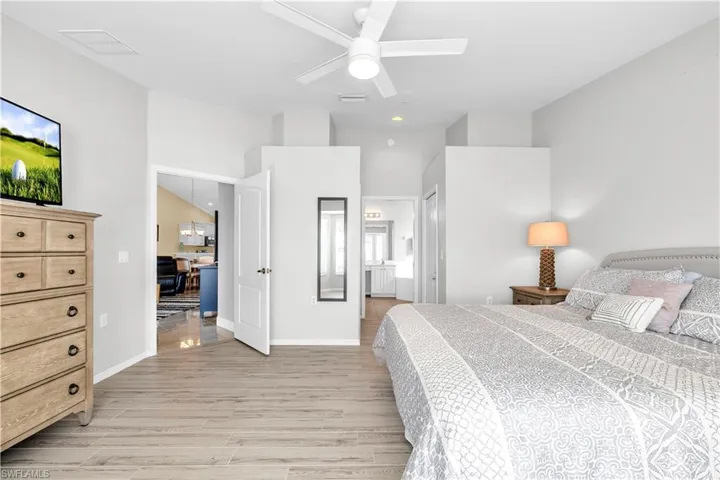 10391  McArthur Palm  LN, Fort Myers, FL 33966