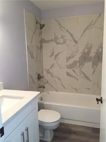 2648 Kings Lake Blvd 6-201, Naples, Florida 34112