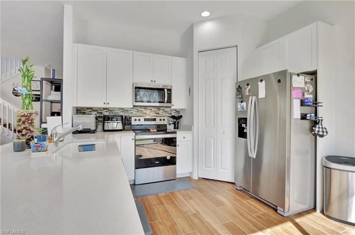 9041 Madrid CIR, NAPLES FL 34104