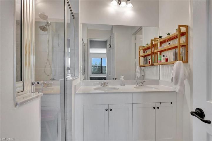 9041 Madrid CIR, NAPLES FL 34104