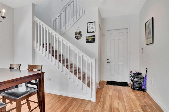 9041 Madrid CIR, NAPLES FL 34104