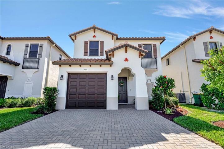 9041 Madrid CIR, NAPLES FL 34104