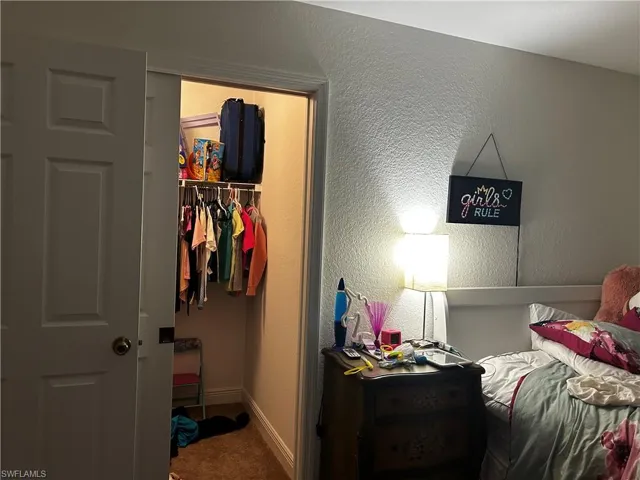 Guest bedroom 1218 Side
