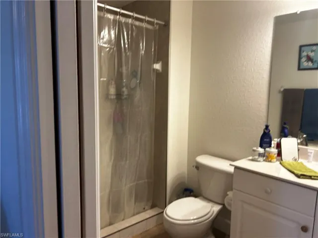 Master Bath 1218 Side