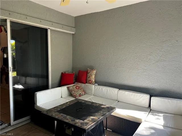 Large Screened Lanai 1218 Side
