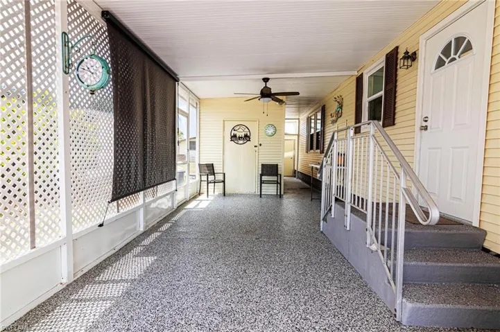 Sunroom with ceiling fan