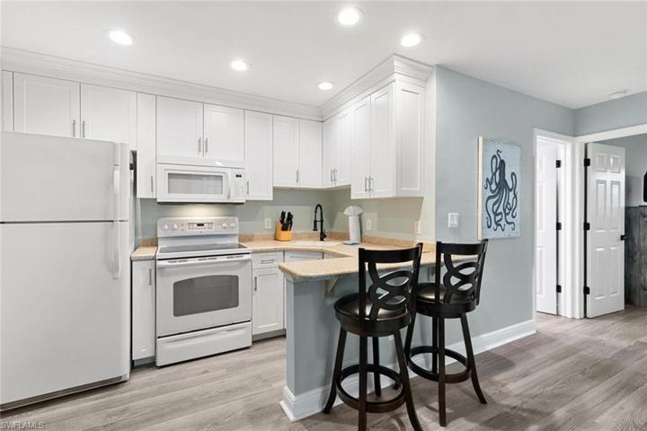 457  Tallwood  ST, MARCO ISLAND, FL 34145