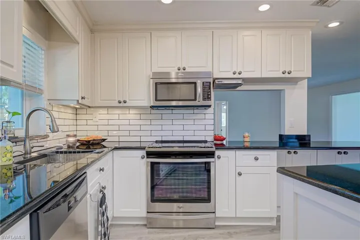 STAINLESS STEEL APPLIANCES