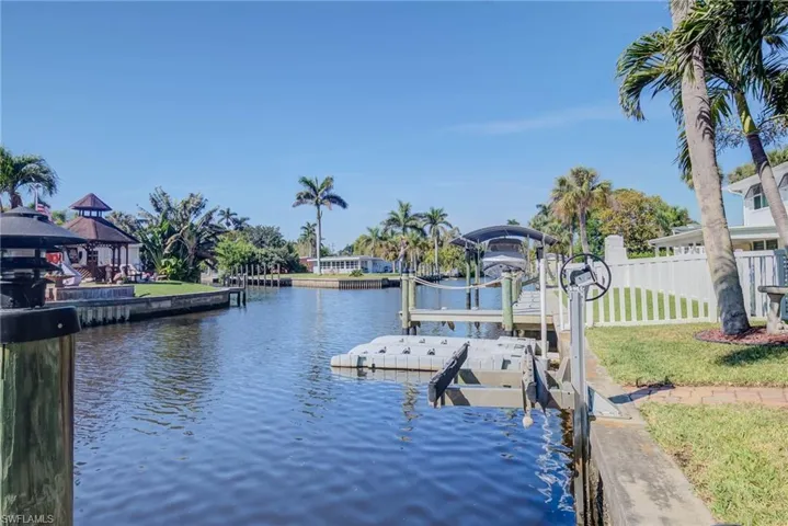 SAILBOAT ACCESS; 5 MINUTES TO RIVER