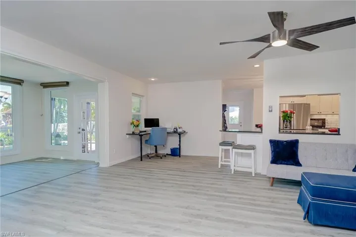 LIVING ROOM WITH BUILT-IN DESK