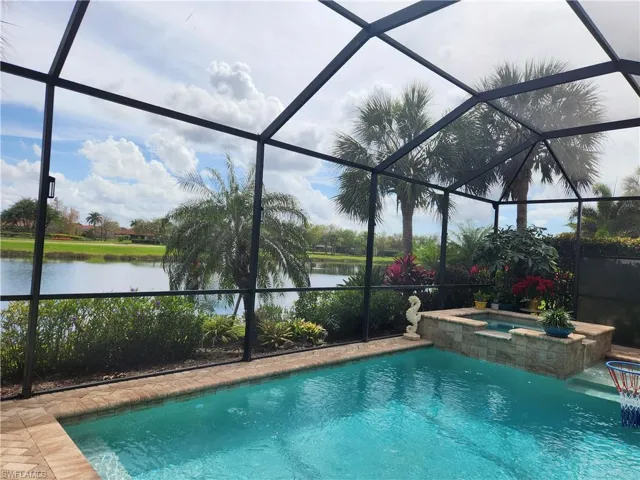 Pool & Spa