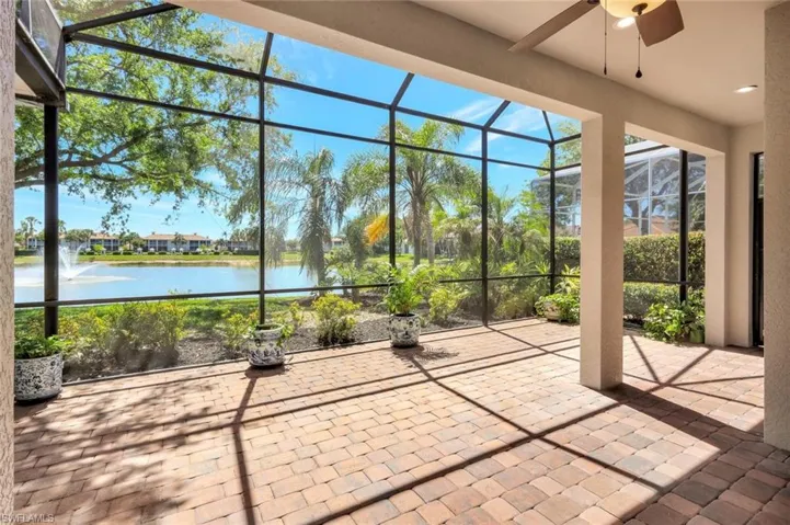 Oversized Lanai with Spectacular Lake and Fountain Views