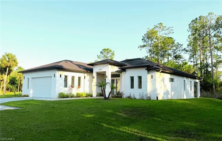 3762 32nd Ave SE Naples